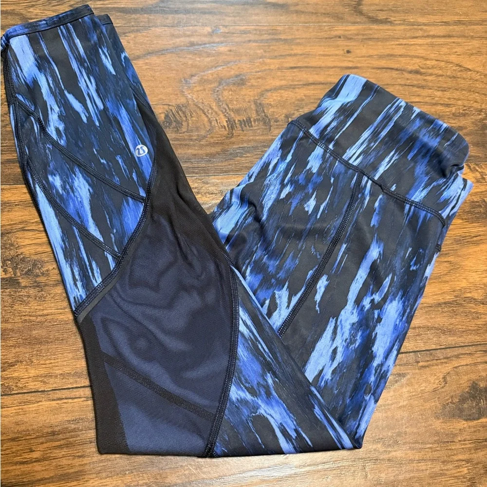 lululemon athletica Dynamic Blue and Black Patterned Leggings